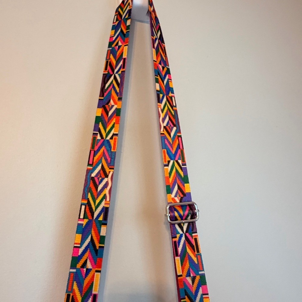 Elegant Black Crossbody Bag with Gold Bee Accent - Picture 9 of 10